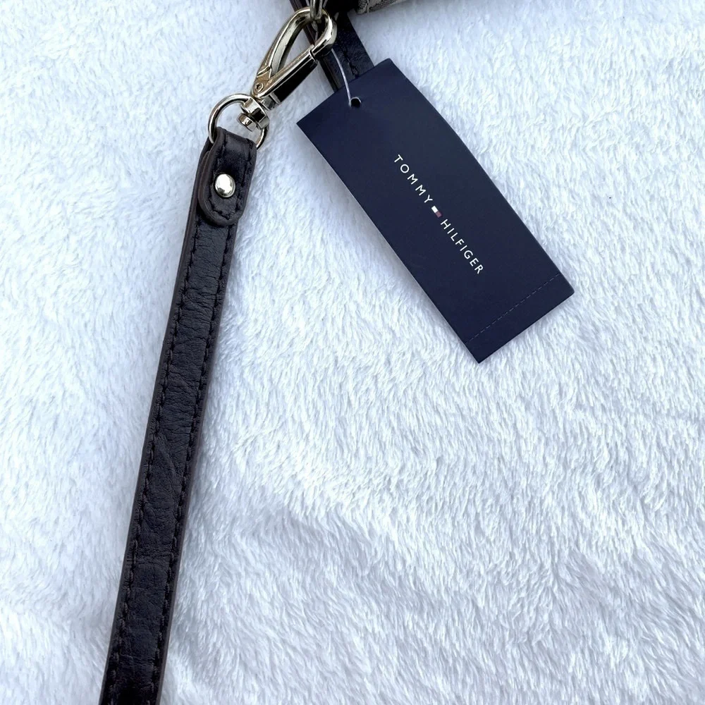 NWT Tommy Hilfiger Wristlet Brown and Tan Zippered